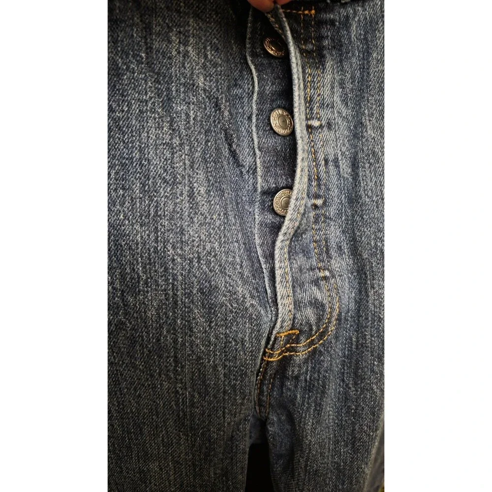 Levi’s Men’s Blue Medium Wash Denim Straight Leg Button Fly 5-Pocket Jeans